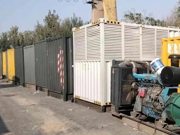 三亚200KW柴油发电机机组每小时油耗是多少？